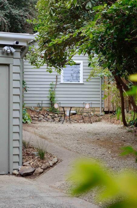 Harrys House Warburton - Peaceful Riverside Cottage In The Perfect Location Exterior photo