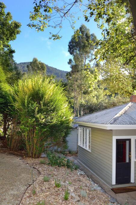 Harrys House Warburton - Peaceful Riverside Cottage In The Perfect Location Exterior photo