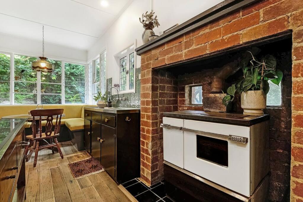 Harrys House Warburton - Peaceful Riverside Cottage In The Perfect Location Exterior photo